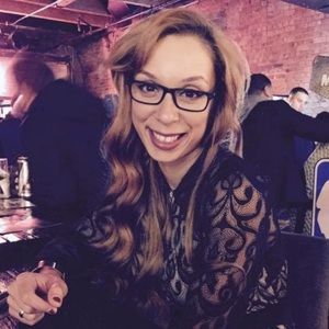 Meet your Posher, Iris